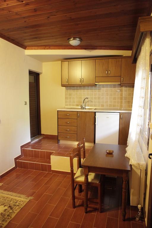 Ferienwohnung Xenonas Platia Káto Loutrákion Exterior foto
